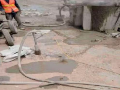 石屏水泥混凝土路面板底注浆技术 路面脱空注浆整治方案
